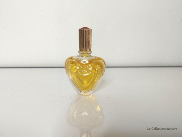 Miniature de parfum "Escada"
