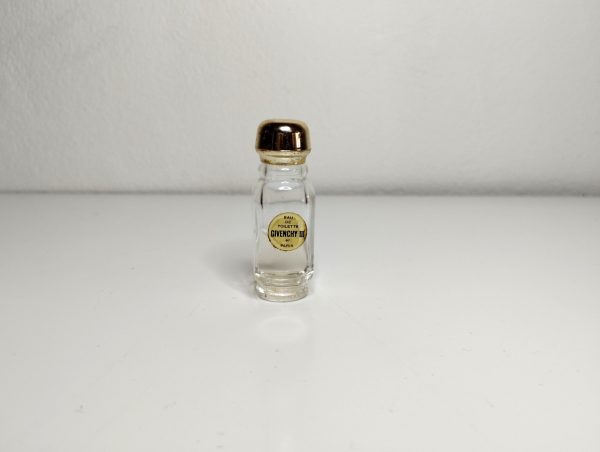 Miniature de parfum Givenchy