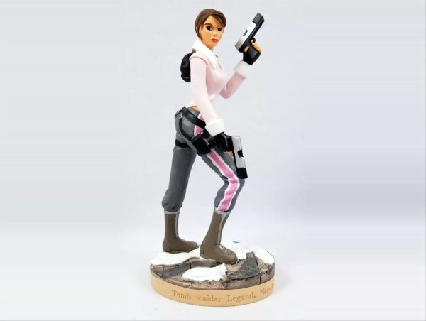 Figurine Lara Croft n° 31 – Népal, tenue blanche
