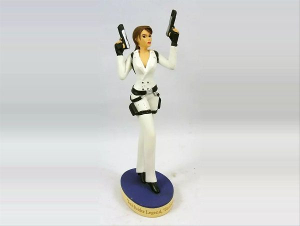 Figurine Lara Croft n° 34 – Business