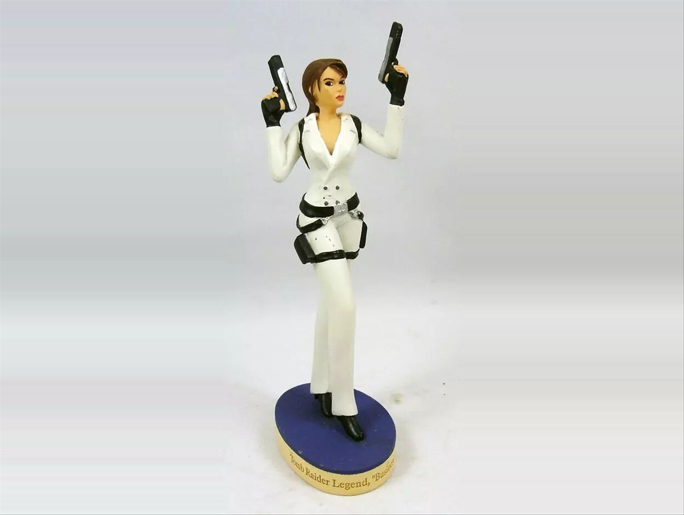 Figurine Lara Croft n° 34 – Business