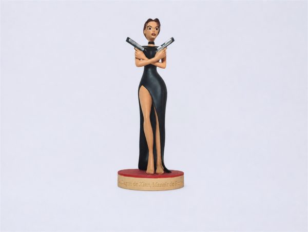 Figurine Lara Croft n° 5 – La Dague de Xian, Manoir de Surrey
