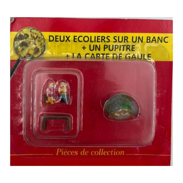 NÂ° 35 â€“ Deux écoliers, un pupitre et la carte de Gaule â€“ blister Village AstÃ©rix Atlas
