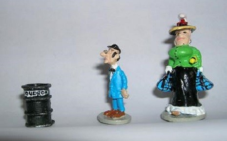 Lucky Luke n° 42 – La passagère de la diligence + un passant + le tonneau de goudron